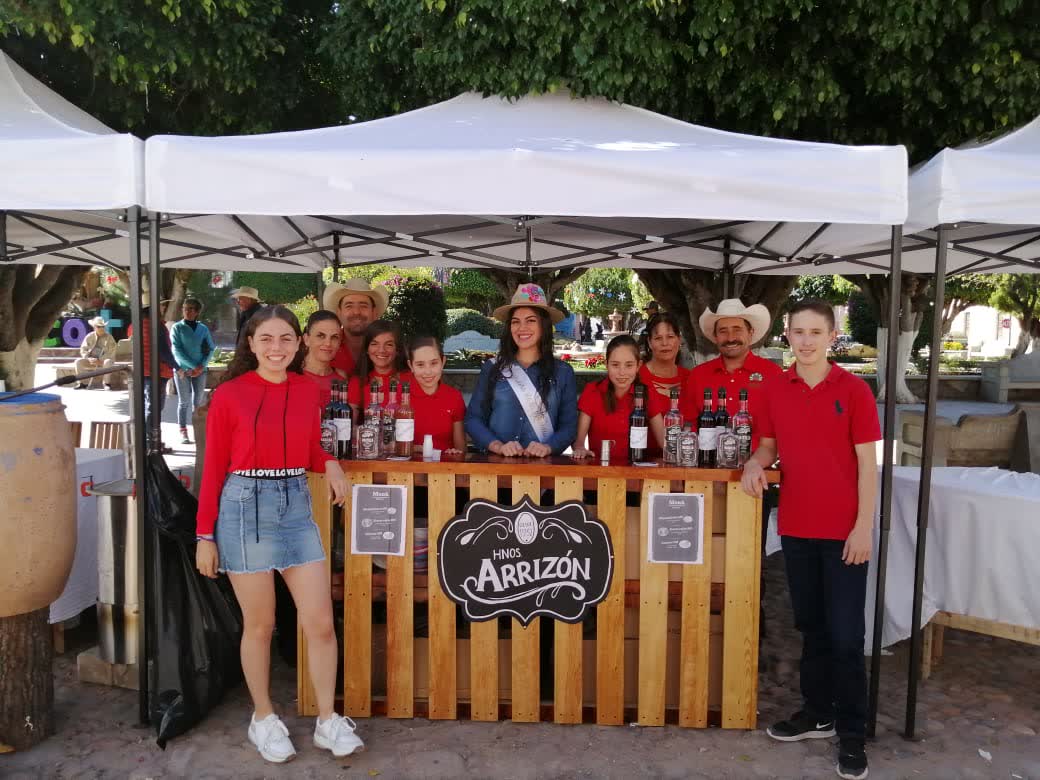 La Taberna La Vieja - corazón de la raicilla artesanal
